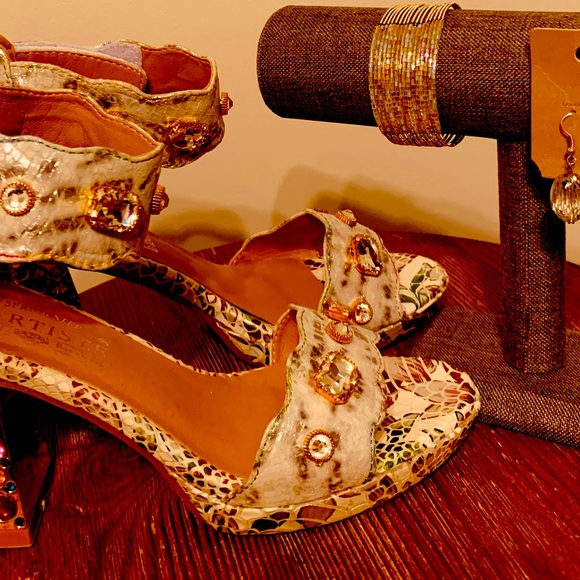 Gorgeous comfy heels by L’Artiste by Spring Step - Picture 8 of 8